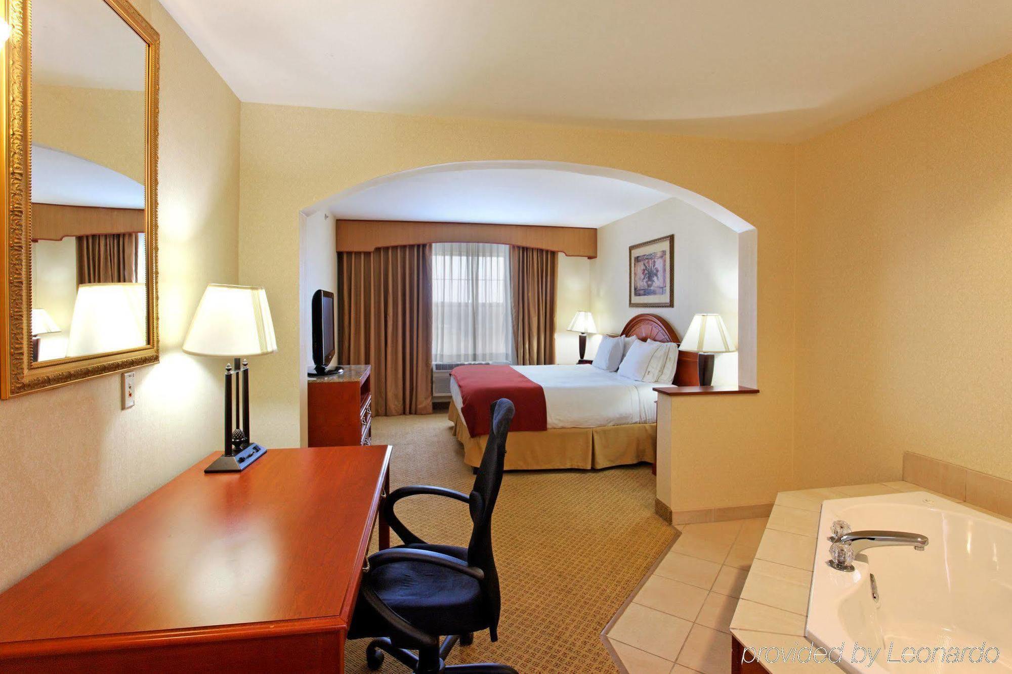 Holiday Inn Express Mystic, An Ihg Hotel Room photo